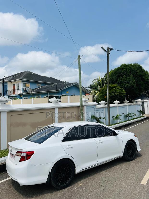 Toyota Camry SE 4dr Sedan (2.5L 4cyl 6A) 2014 White