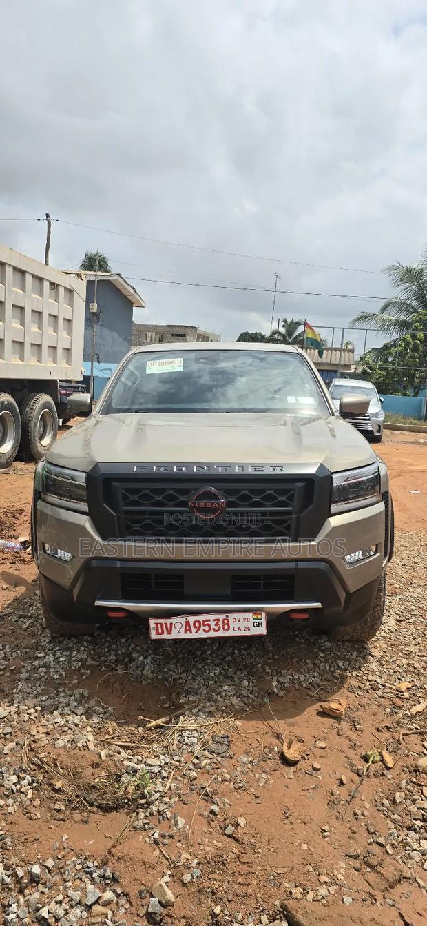 Nissan Frontier PRO-X 2024 Brown