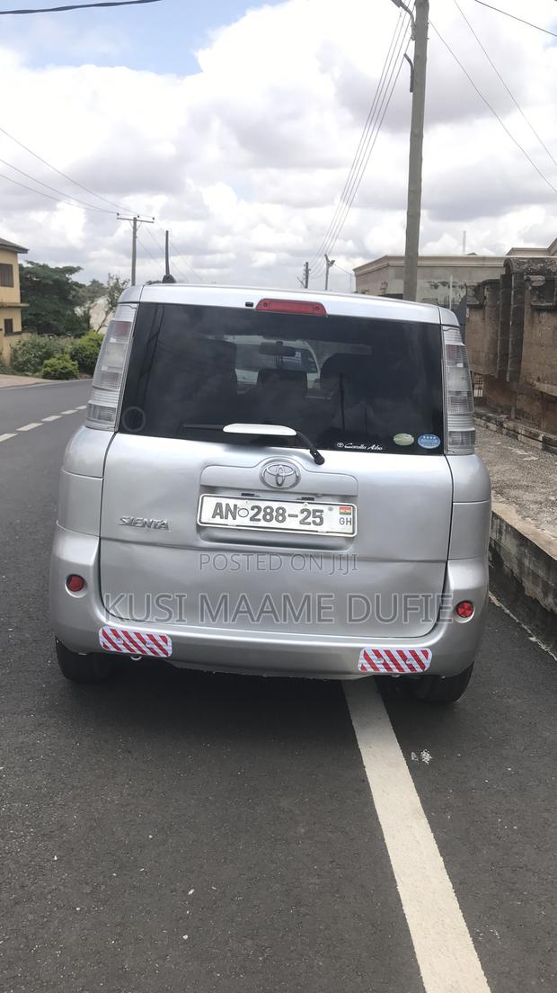 Toyota Sienta 1.5 AWD 2013 Silver