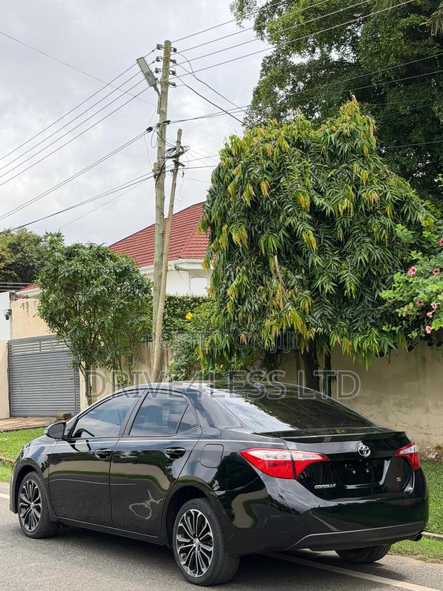 Toyota Corolla 2015 Black