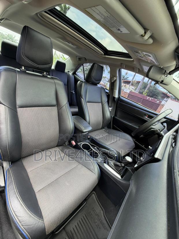 Toyota Corolla 2017 Gray