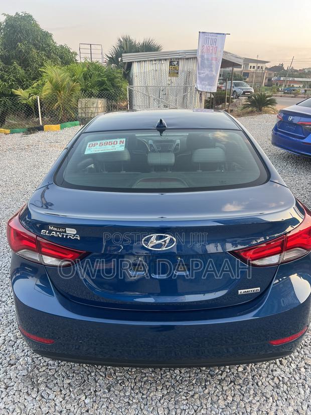Hyundai Elantra Limited Sedan FWD (1.8L 4cyl 6A) 2016 Blue