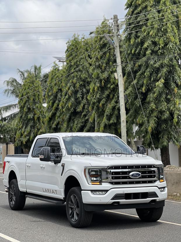 Ford F-150 LARIAT 2023 White