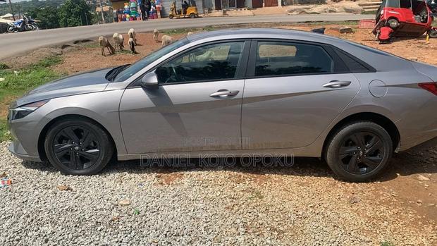 Hyundai Elantra 2023 Gray