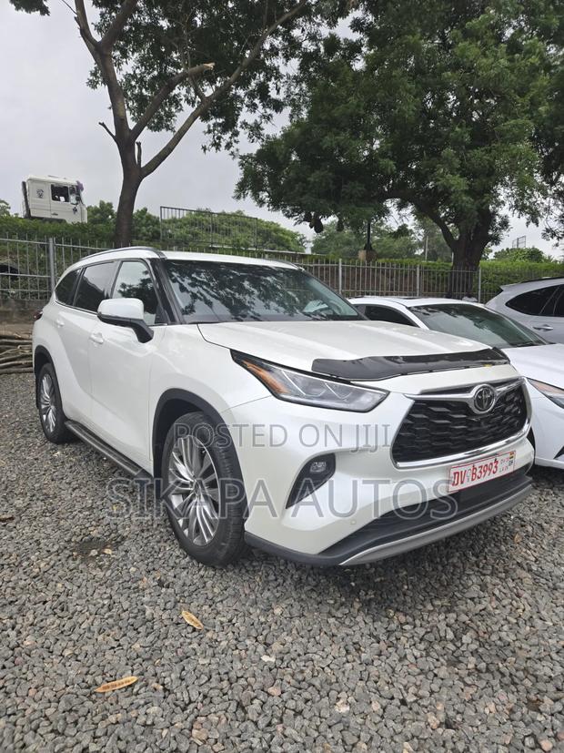 Toyota Highlander 2022 White