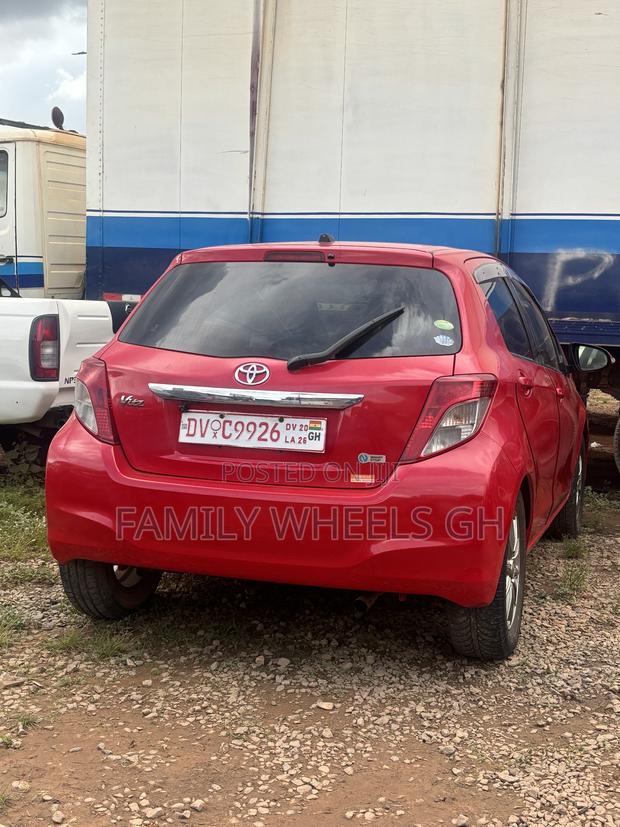 Toyota Vitz 1.3 FWD 3dr 2012 Red