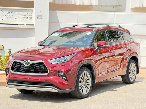 Toyota Highlander Platinum AWD 2023 Red