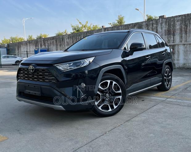 Toyota RAV4 LE 2021 Black