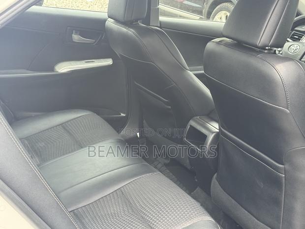 Toyota Camry SE Sport 4dr Sedan w/Prod. End 11/13 (2.5L 4cyl 6A) 2014