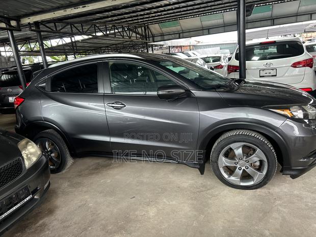 Honda HR-V 4dr SUV (1.5L 4cyl CVT) 2016 Gray