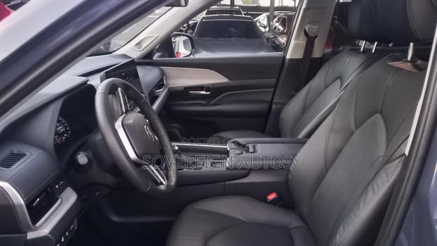 Toyota Grand Highlander 2024 Blue