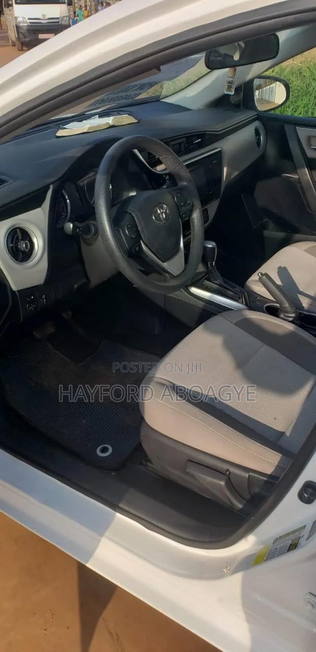 Toyota Corolla LE ECO 4dr Sedan (1.8L 4cyl CVT) 2017 White