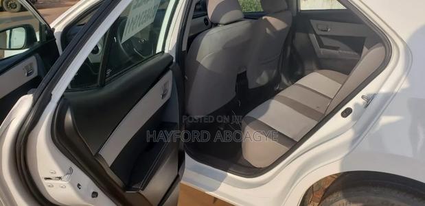 Toyota Corolla LE ECO 4dr Sedan (1.8L 4cyl CVT) 2017 White