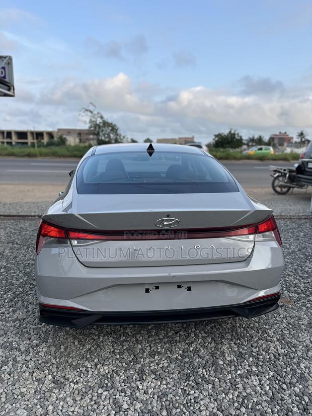 Hyundai Elantra 2021