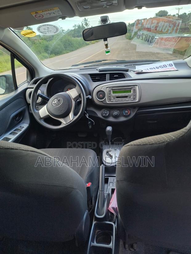 Toyota Vitz 2014 White