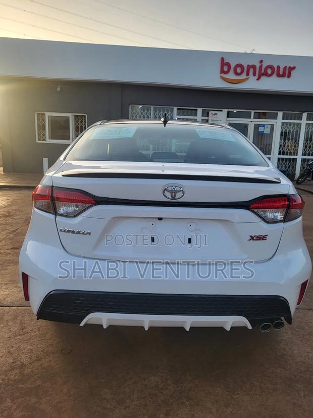 Toyota Corolla 2022 White