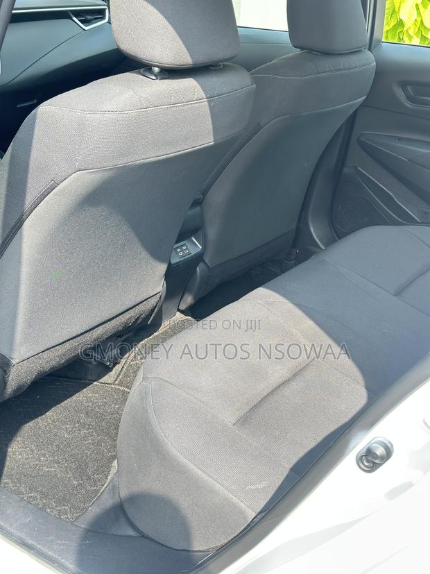 Toyota Corolla LE 2021 White