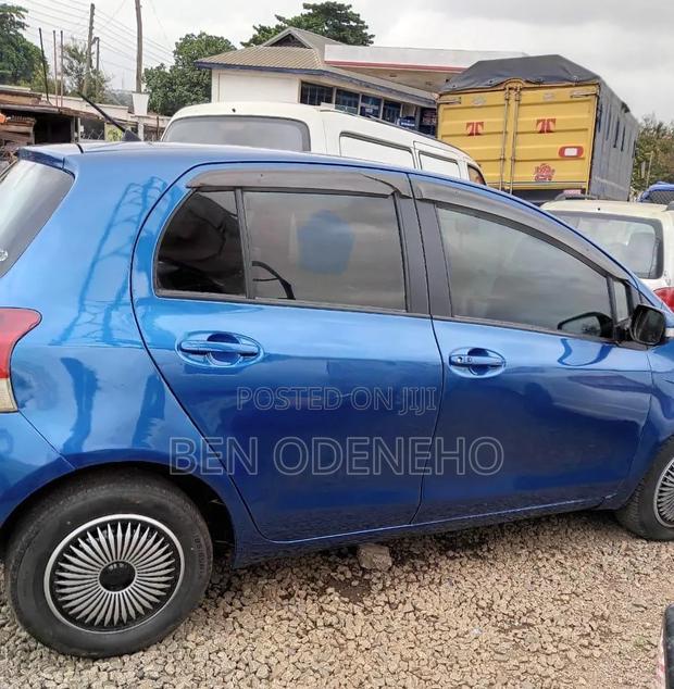 Toyota Vitz 2010 Blue