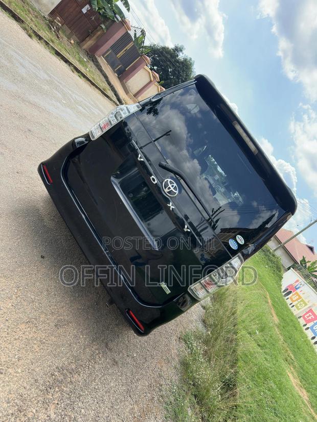 Toyota Voxy X 4WD 8-Seater 2012 Black