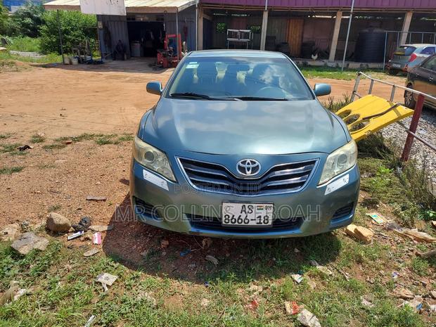 Toyota Camry 2010 Gray