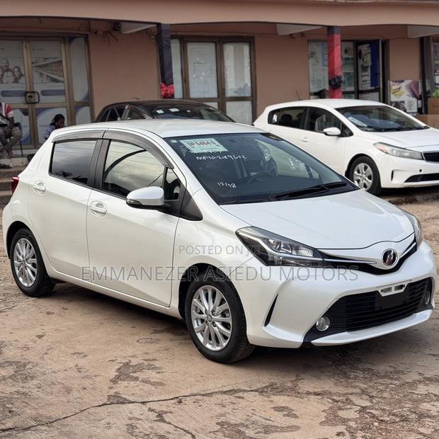 Toyota Vitz 1.3 FWD 5dr 2015 Pearl
