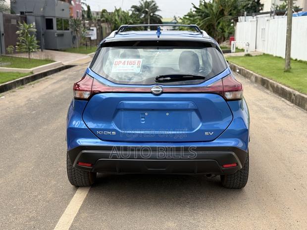 Nissan Kicks SV 2023 Blue