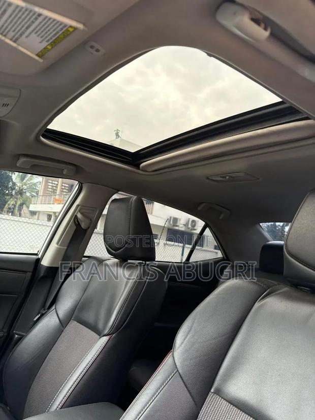 Toyota Corolla XSE 4dr Sedan (1.8L 4cyl CVT) 2017 White