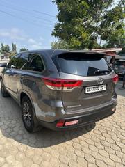 Toyota Highlander 2018 Gray for sale