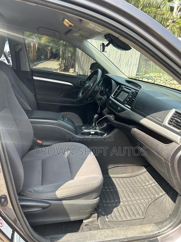Toyota Highlander 2018 Gray