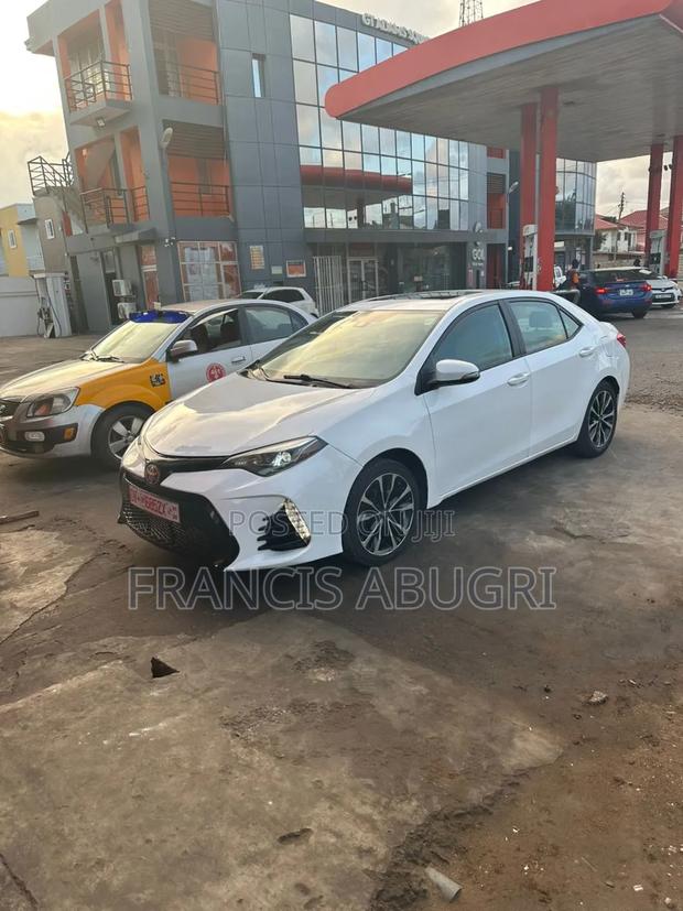 Toyota Corolla XSE 4dr Sedan (1.8L 4cyl CVT) 2017 White