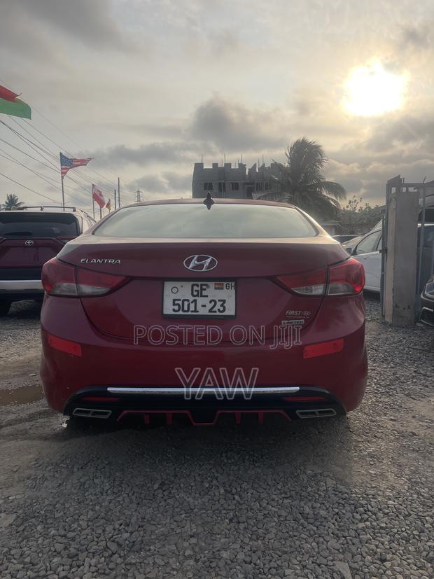 Hyundai Elantra Limited Sedan FWD (1.8L 4cyl 6A) 2013 Red