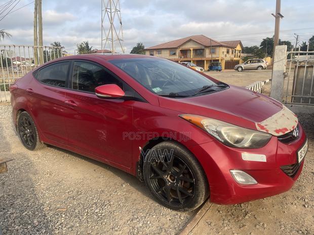 Hyundai Elantra Limited Sedan FWD (1.8L 4cyl 6A) 2013 Red