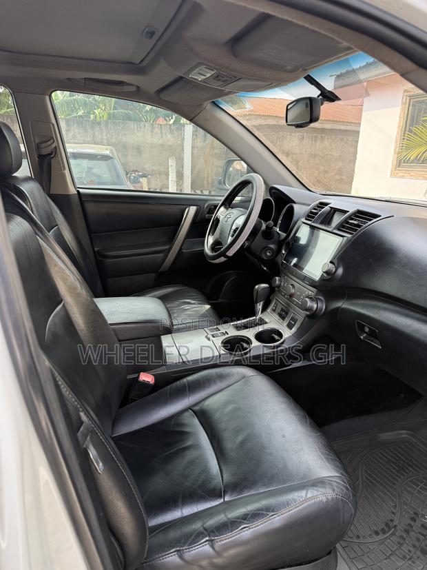 Toyota Highlander Limited 2012 White