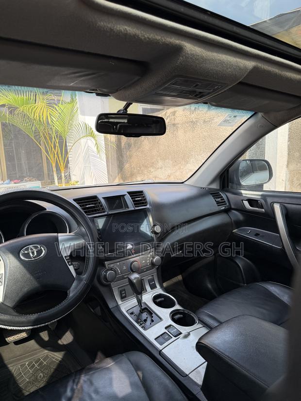 Toyota Highlander Limited 2012 White