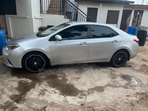 Toyota Corolla 2015 Silver