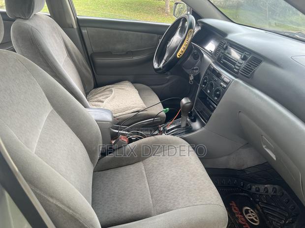 Toyota Corolla 2004 Silver