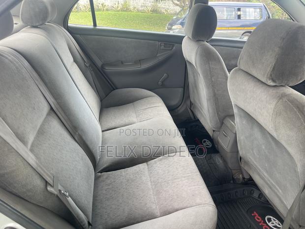 Toyota Corolla 2004 Silver