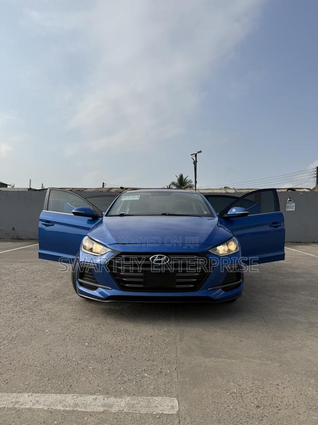 Hyundai Elantra Sport Sedan FWD (1.6L 4cyl 6M) 2017 Blue