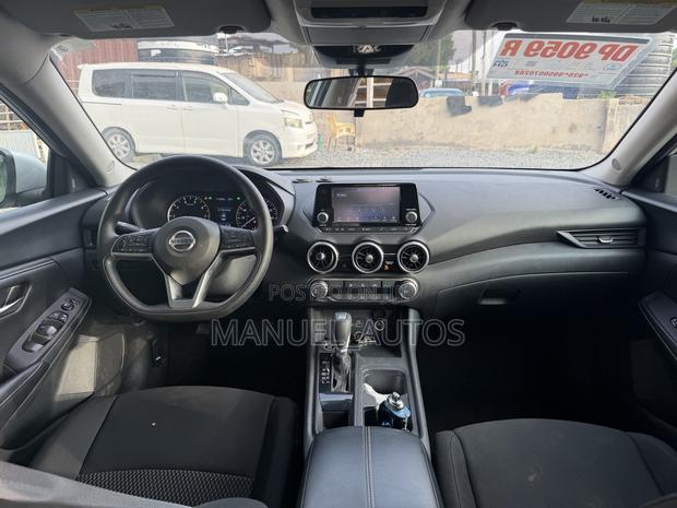 Nissan Sentra 2023 Silver