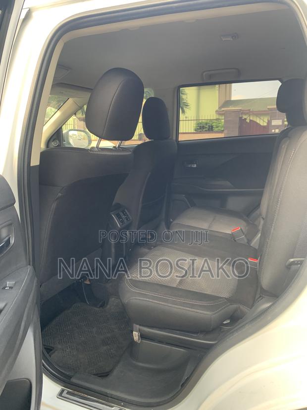 Mitsubishi Outlander 2019 White