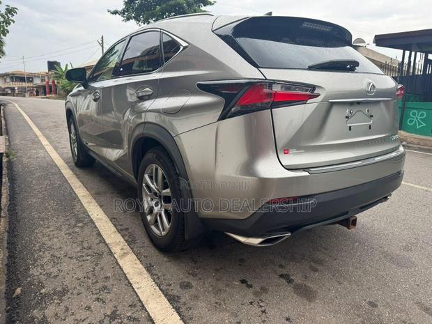 Lexus NX 300 FWD 2017 Gray