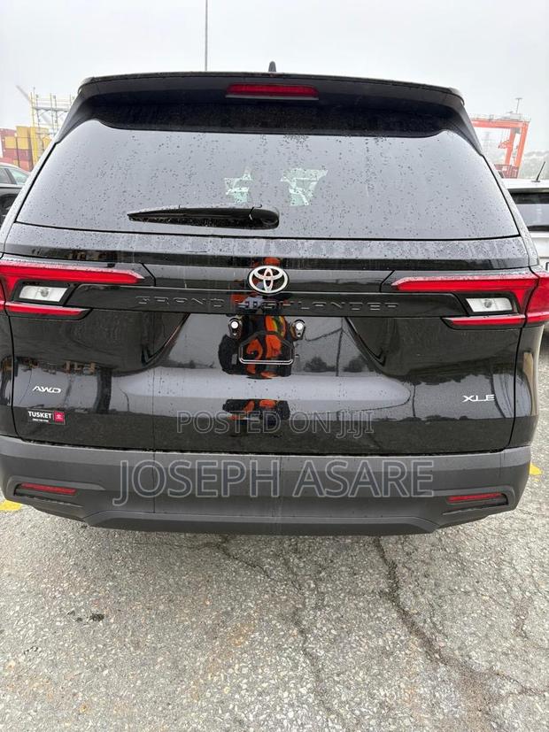 Toyota Highlander XLE AWD 2026 Black