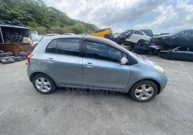 Toyota Yaris Base Hatchback 3dr 2010 Blue