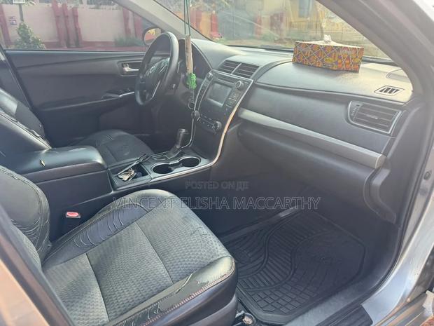 Toyota Camry SE 4dr Sedan (2.5L 4cyl 6A) 2015 Silver