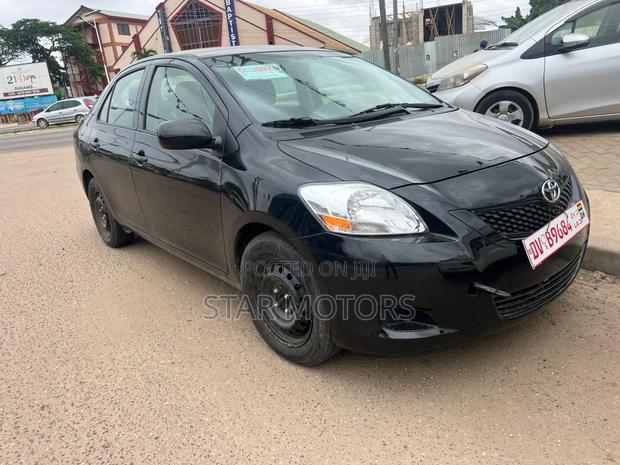 Toyota Yaris 2012 Black