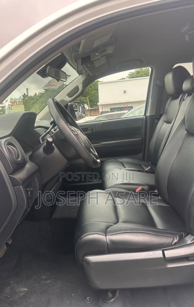 Toyota Tundra 2021 White