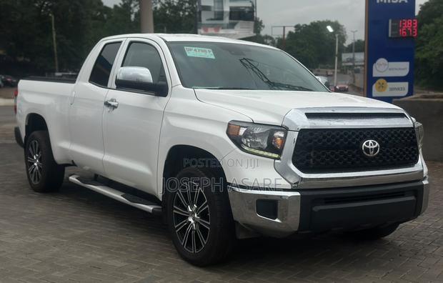 Toyota Tundra 2021 White