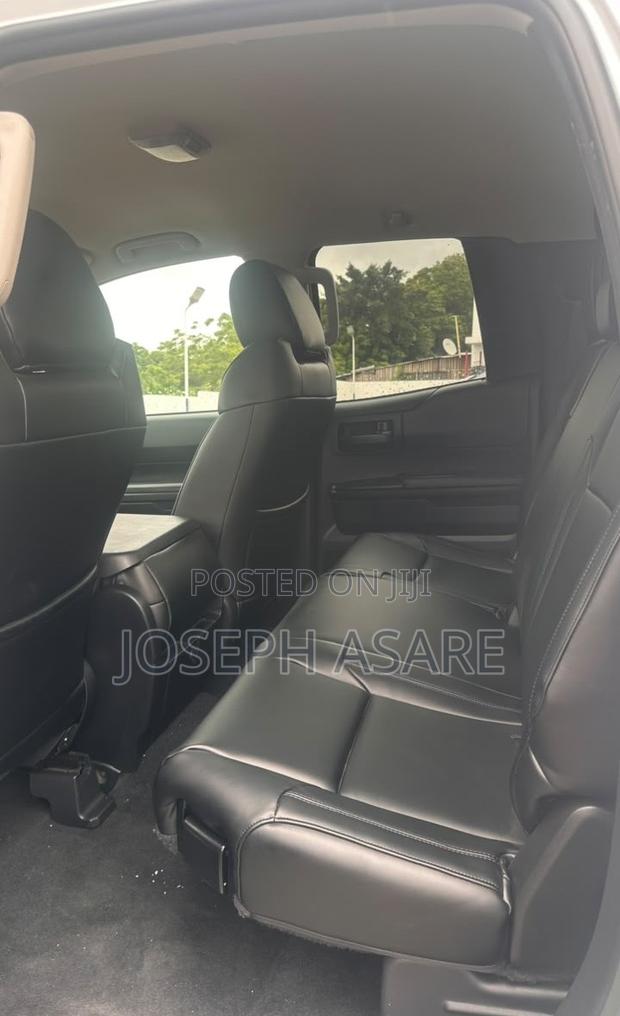Toyota Tundra 2021 White