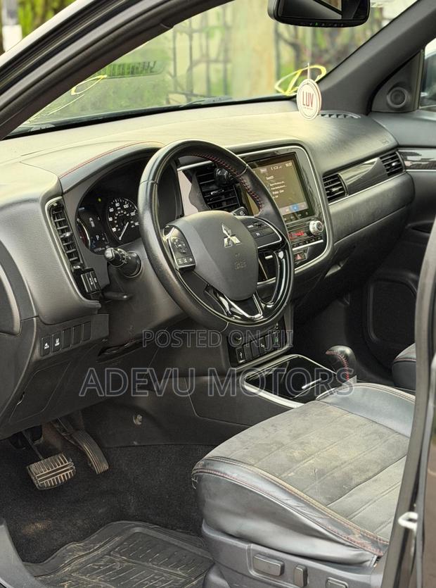 Mitsubishi Outlander SE S-AWC 2020 Gray