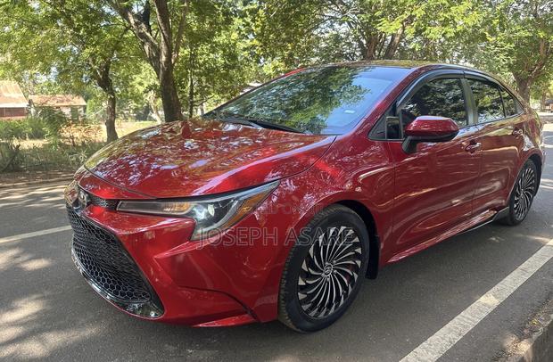 Toyota Corolla LE 2021 Red